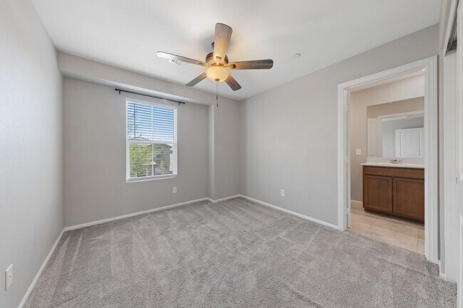 Building Photo - Modern 3-Bedroom + Loft Near VA Hospital
