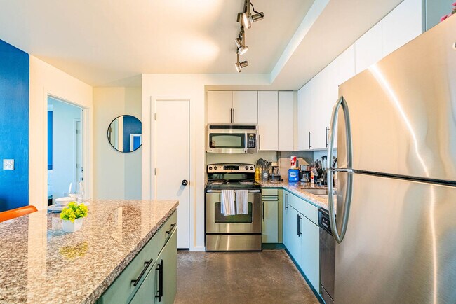 Building Photo - 333 E Roosevelt St