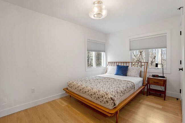 Building Photo - 1835 Naugles Dr