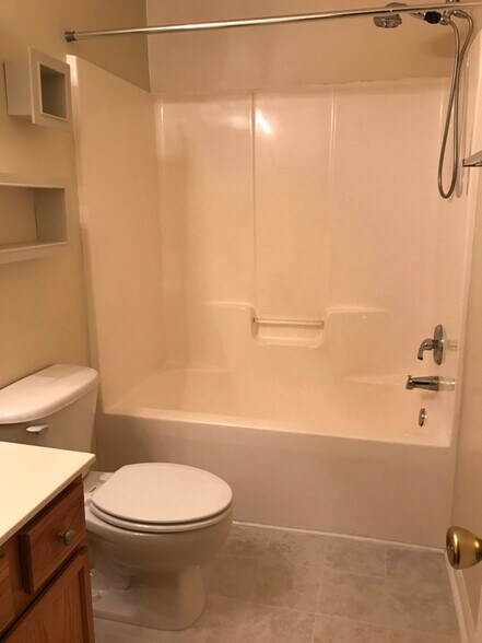 Primary Photo - 1051 Oak Blossom Way