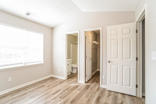 Building Photo - 5966 Cougar Ln