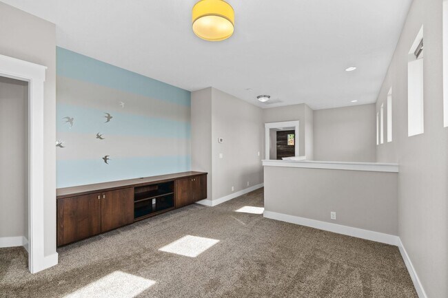 Building Photo - Luxury Living in Harris Ranch | 3 Bed + Office | 3 Bath | 2,713 Sq Ft