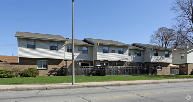 Primary Photo - McKinley Gardens Apartments