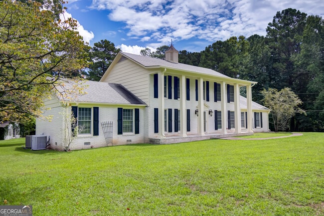 Building Photo - 217 S Sandy Creek Rd