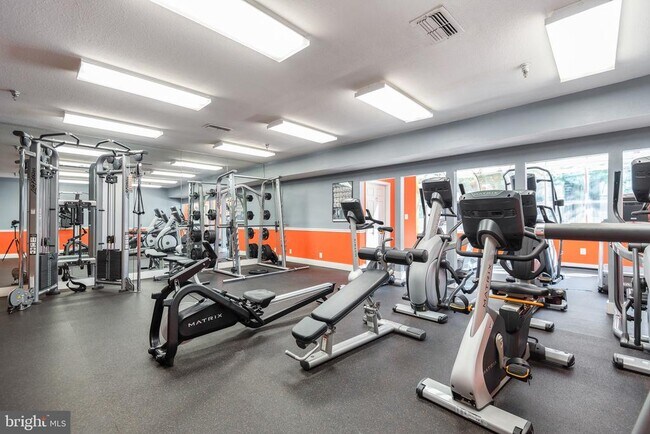 Building Photo - 3310 Wyndham Cir