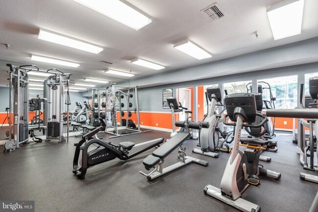 Building Photo - 3313 Wyndham Cir