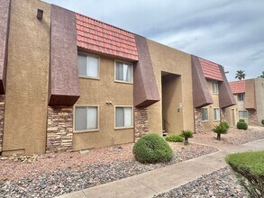 Building Photo - 4361 Alexis Dr