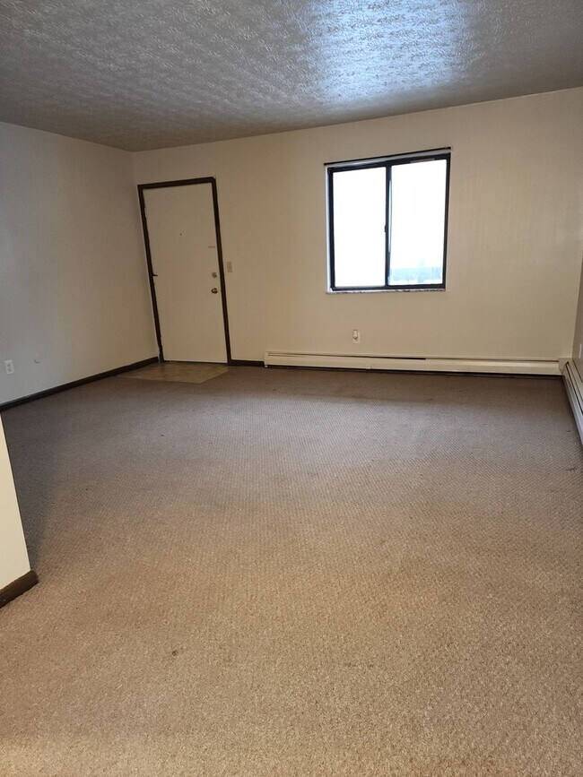 Building Photo - Hancock670 - 680ERR