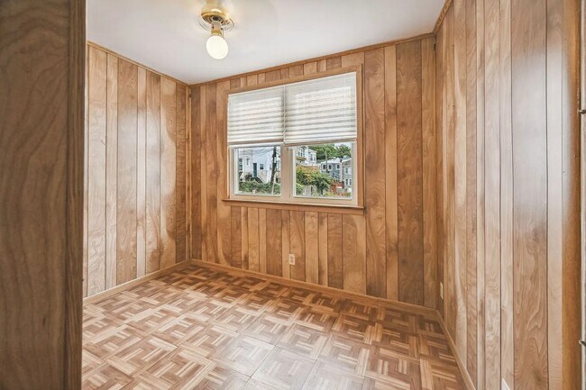 Building Photo - 310 Taylor St NW