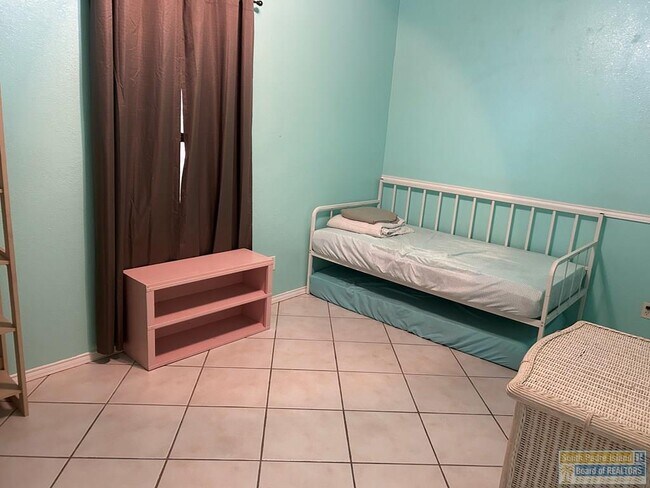 Building Photo - 1342 Harbor Island Dr