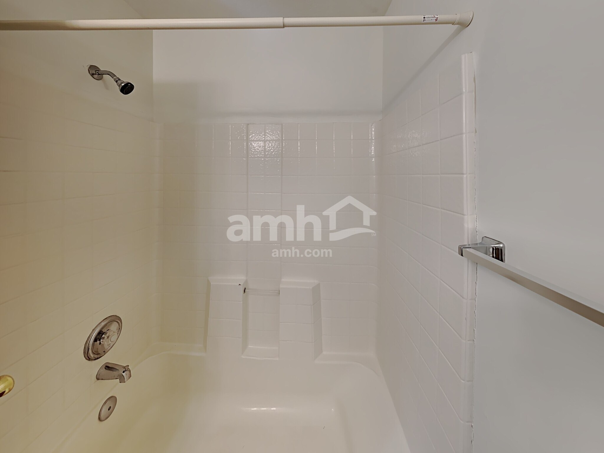 Building Photo - 923 Canfield Dr