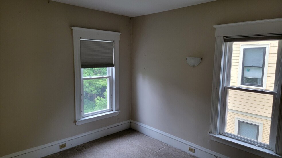 Building Photo - 93 Brookes Ave