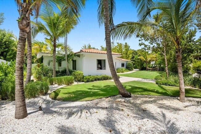 Building Photo - 3415 N Flagler Dr