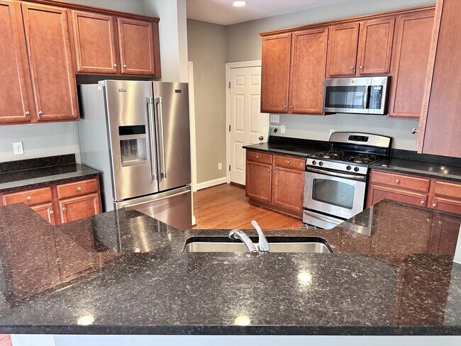 Building Photo - 114 Hills Lorough Loop