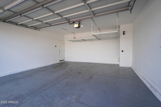 Building Photo - 531 E Bamboo Ln