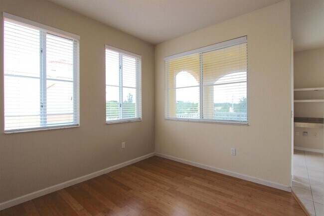 Building Photo - 11014 Legacy Dr