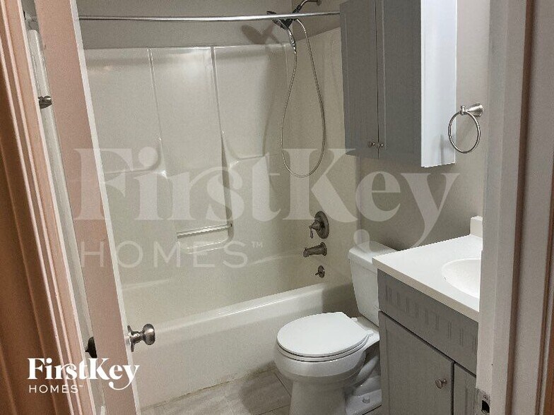 Building Photo - 181 Whitehall Dr