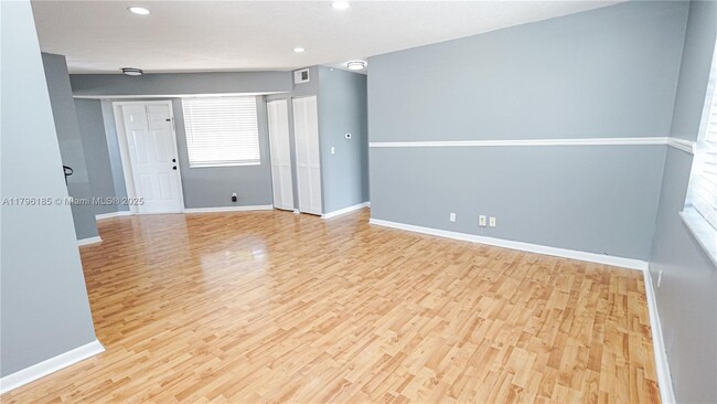Building Photo - 465 SW 86th Ave