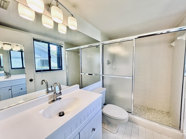 Building Photo - 2535 SW 22nd Ave