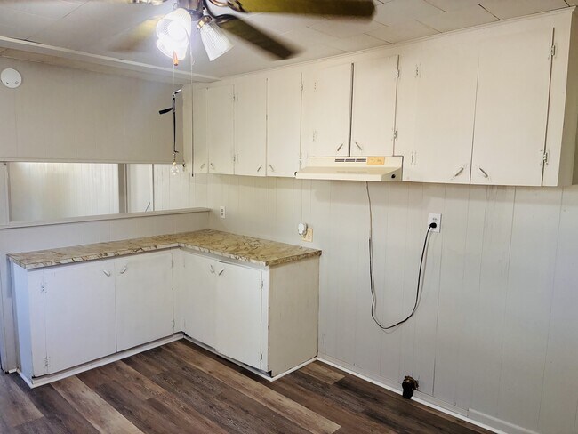 Building Photo - 838 N 34th St