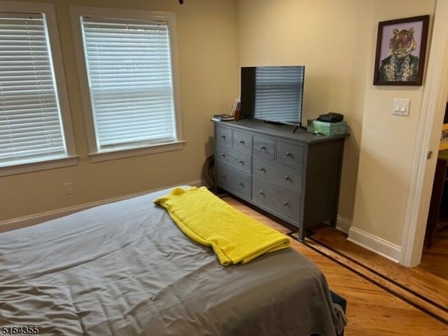 Building Photo - 208 Lenox Ave