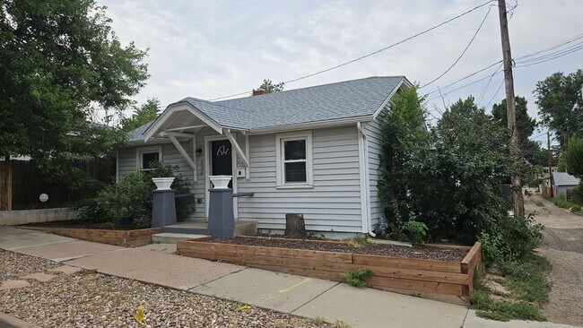 Building Photo - 550 E Eastman Ave