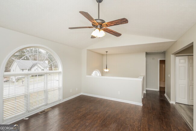 Building Photo - 34 Woodwind Dr