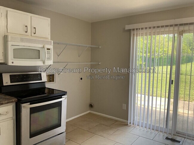 Building Photo - 4953 Leeper St
