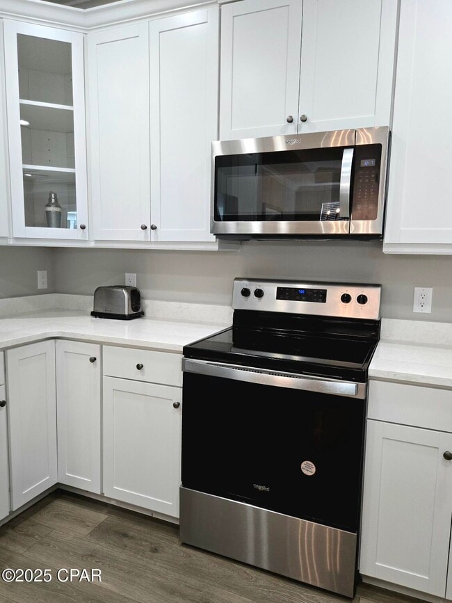 Building Photo - 8645 Weekend Dr