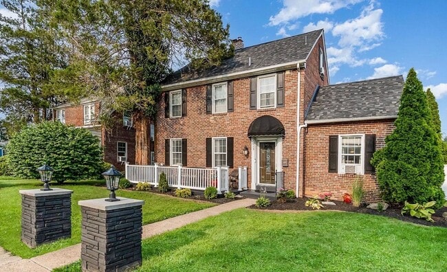 Building Photo - 3015 N 5th St