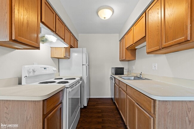 Building Photo - 2012 Orchard Crest St