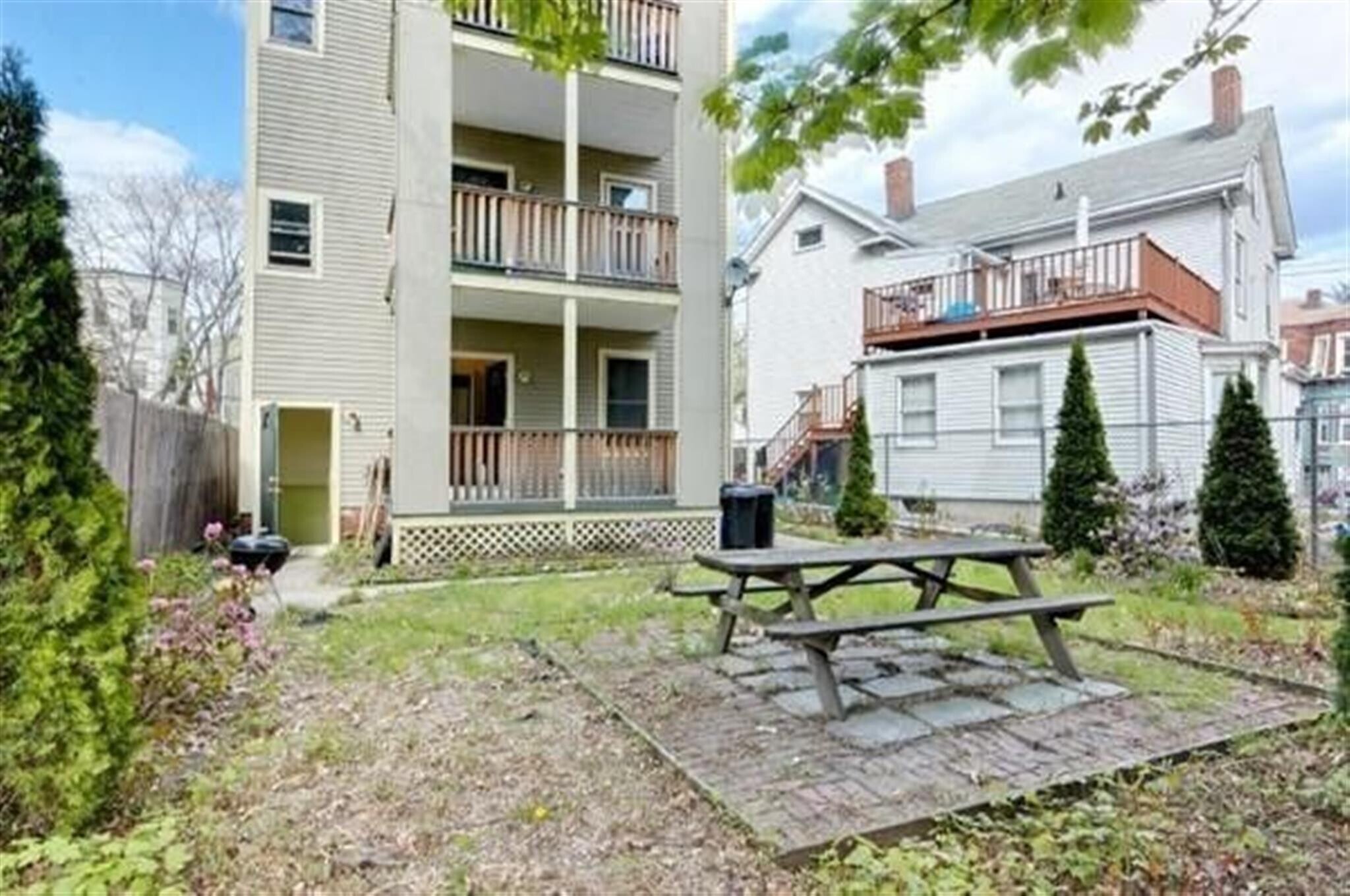 Building Photo - 56 Market St