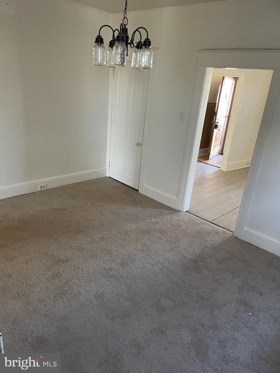 Building Photo - 648 N Mulberry St