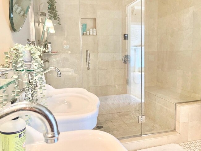 Building Photo - 1001 North Dr. Martin Luther King Jr. Drive