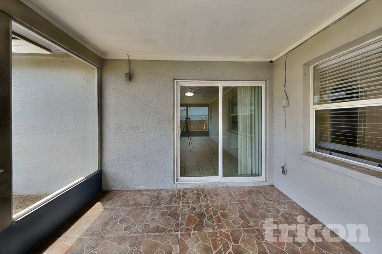 Building Photo - 2810 Mnr Hl Dr