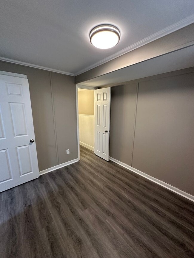 Building Photo - Beautifully Renovated 3-Bedroom Split-Leve...