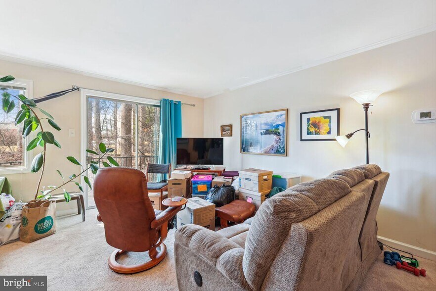 Building Photo - 10600 Kenilworth Ave