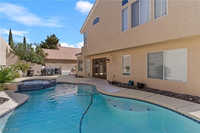 Building Photo - 2417 Shady Vista Dr