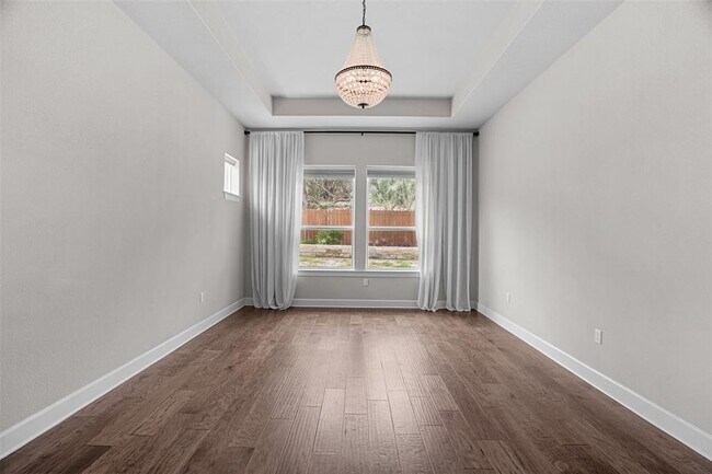 Building Photo - 522 Dayridge Dr