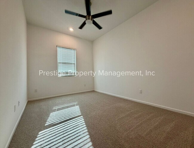 Building Photo - Built in 2023- This Modern Home is A Dream Of Luxury!