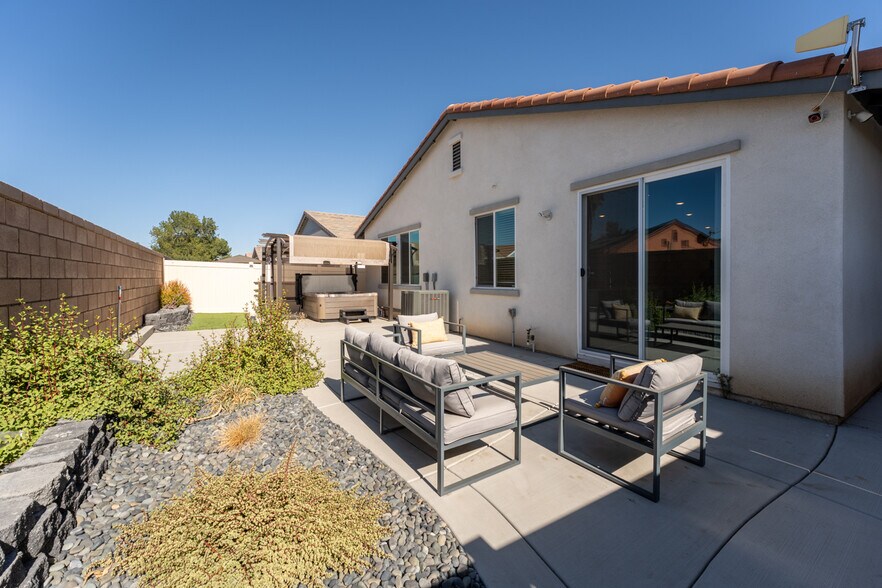 Building Photo - 14623 Gulfstream Ln