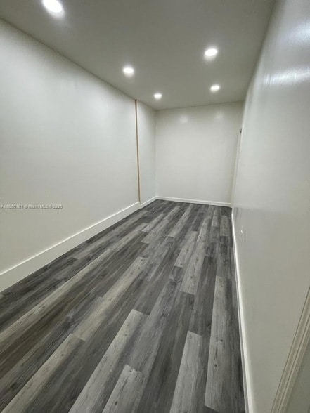 Building Photo - 2137 SE Glenrock Terrace
