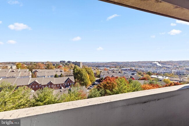 Building Photo - 5911 Edsall Rd