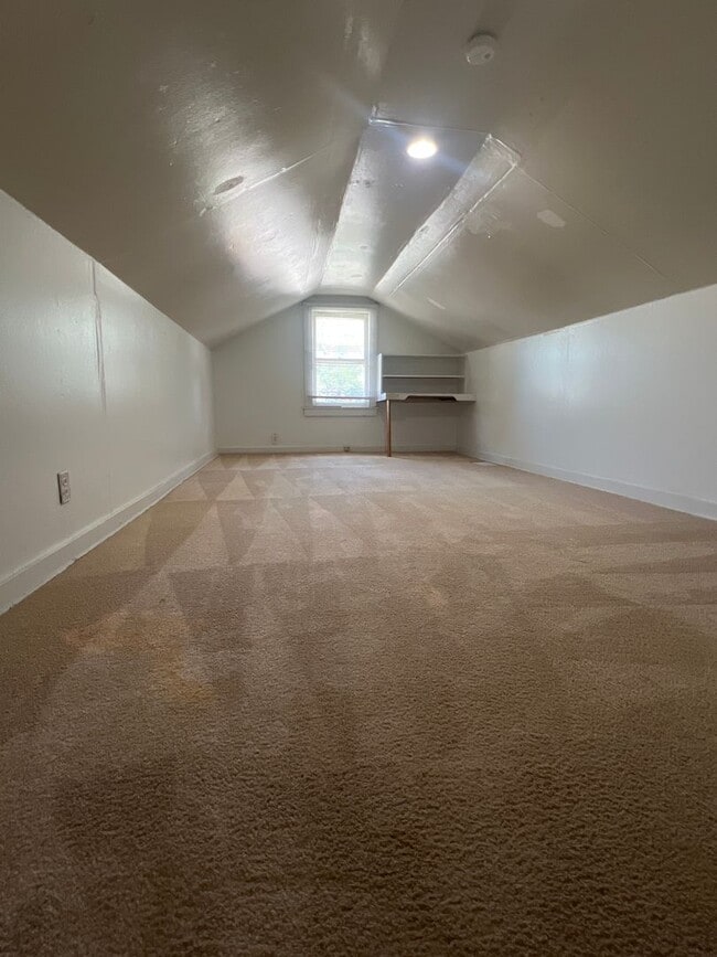 Building Photo - PRICE REDUCTION 4 BDRM Available August, 2026.  Monthly rent $2,700.00