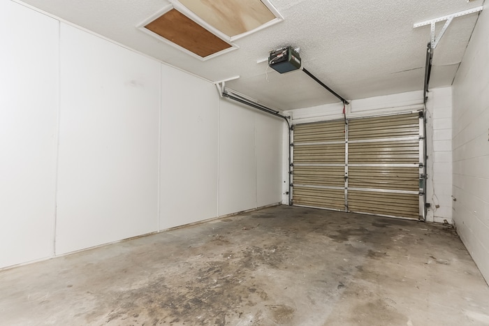 Building Photo - 4134 April St N