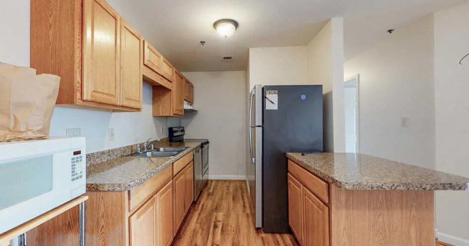 Building Photo - 205 Simpson Ave