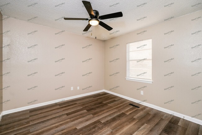 Building Photo - 2720 S 136th E Pl