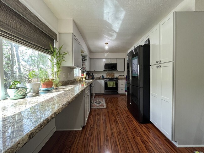 Building Photo - Comfortable Living in Bethany with Two Separate Units, Expansive 0.45-Acre Lot & Versatile Detach...