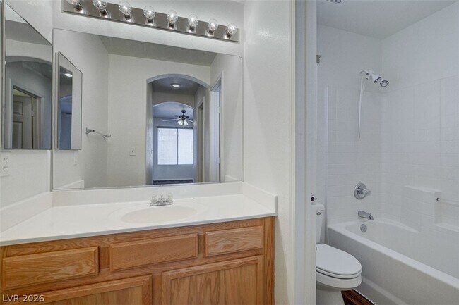 Building Photo - 5003 Groveland Ave