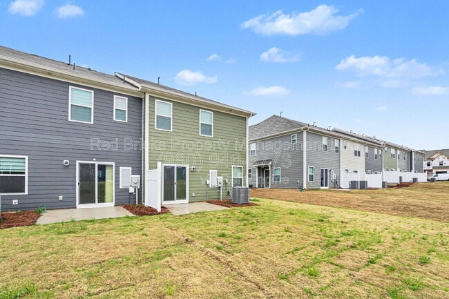 Building Photo - 760 Kitfox Dr NW